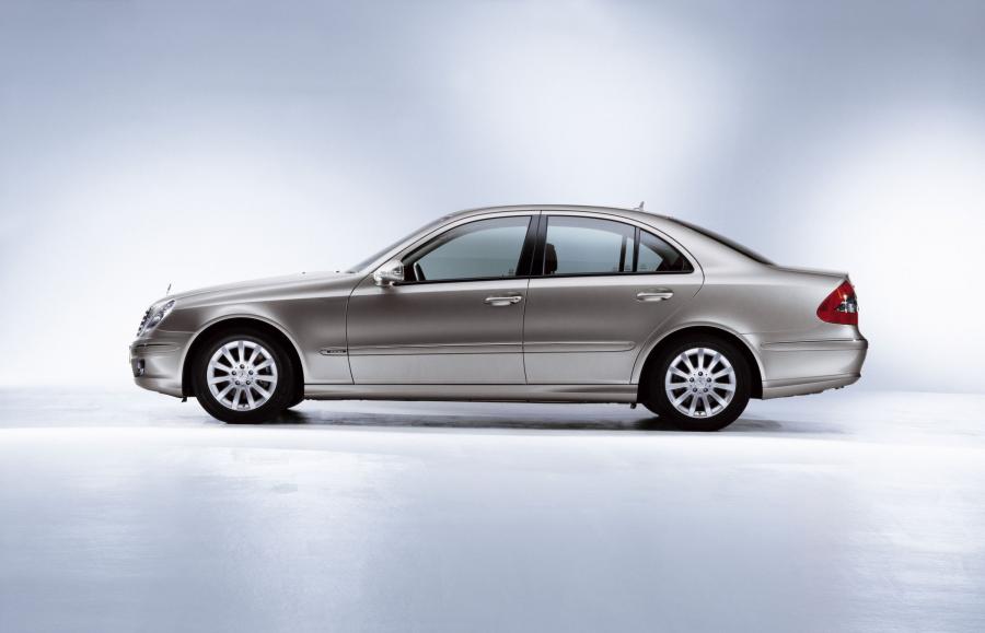  Mercedes-Benz E-Class 2007 года  (фото 35 из 80)